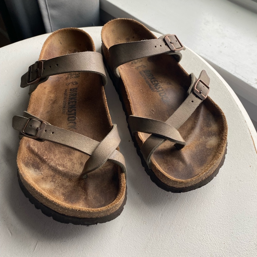 Birkenstock sandal size 8 or 38 khaki